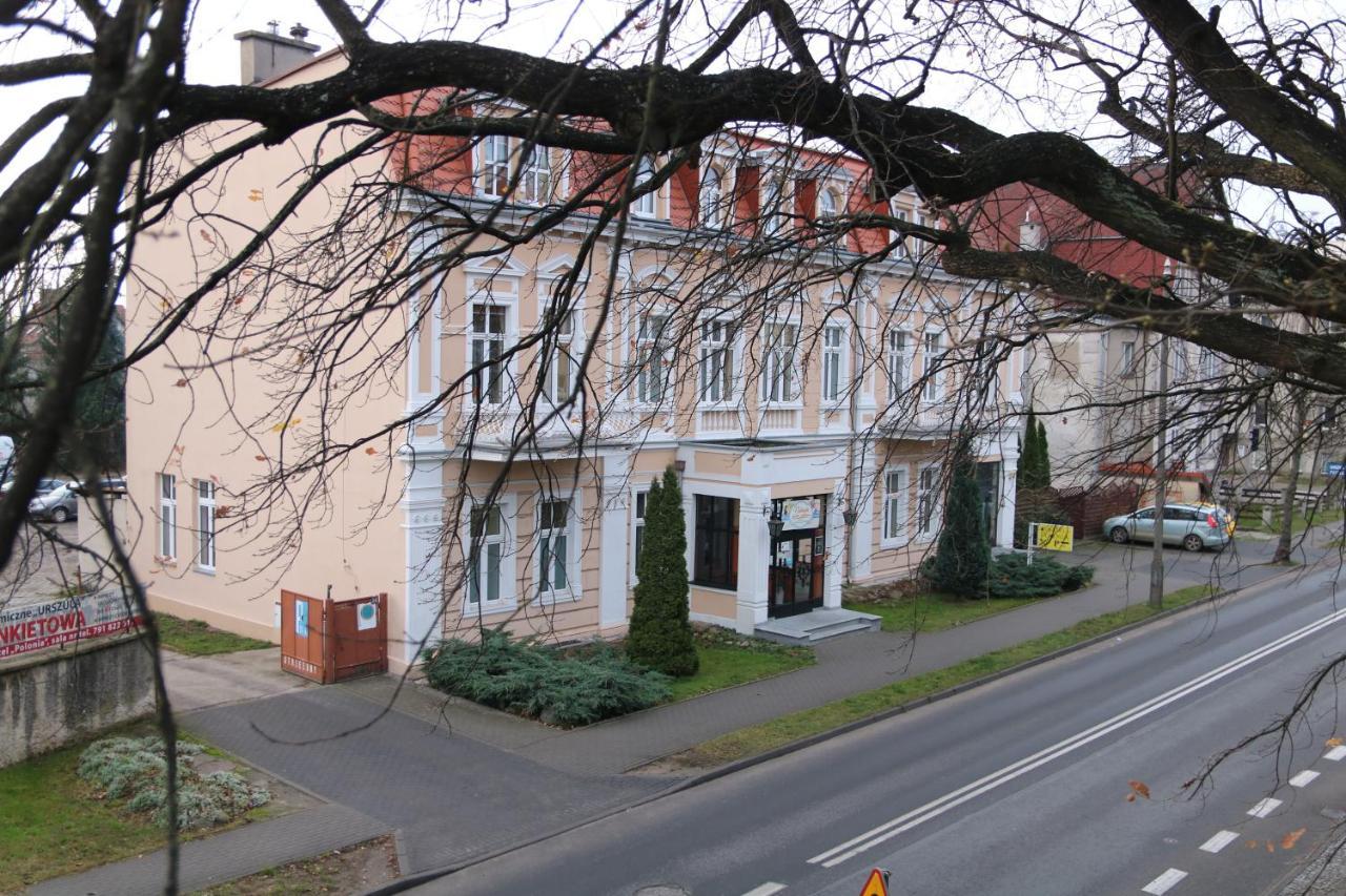 Hotel Polonia Chojnice Exterior photo