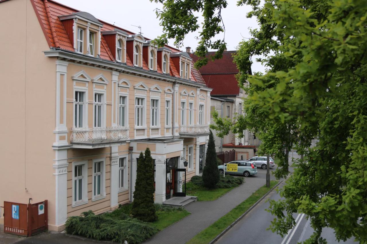 Hotel Polonia Chojnice Exterior photo
